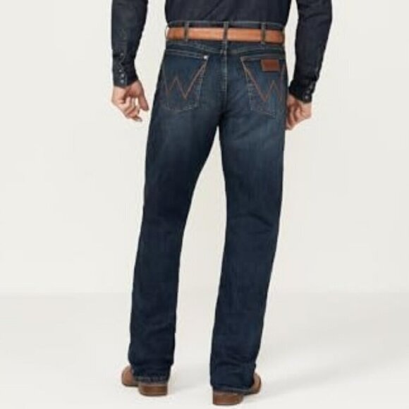Wrangler Retro Men's Relaxed Fit Bootcut Dellwood Jeans 112338535 WRT20 - Picture 1 of 4